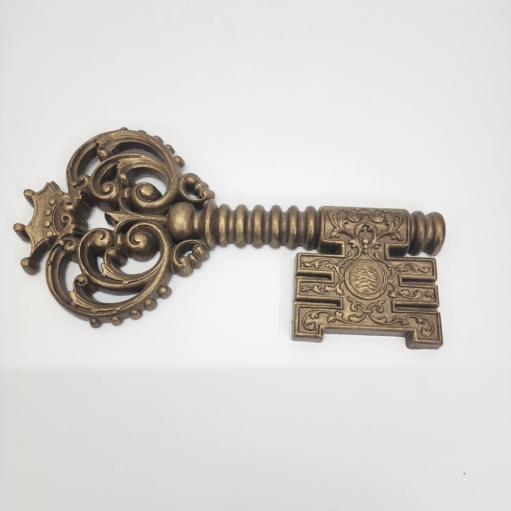 Vintage 1963 Burwood Ornate Skeleton Key Wall Plaque Gold 13.5" USA 2267